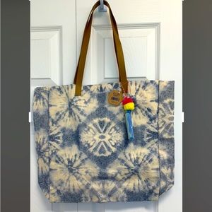 Canvas Pom-Pom Tote